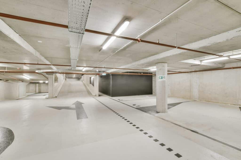 Garagen- und Parkplatzreinigung - Sauberkeit und Sicherheit für Ihre Stellflächen
